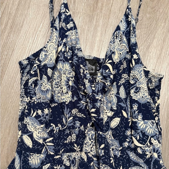 Angie Navy and Cream Floral Midi Dress - Picture 3 of 8